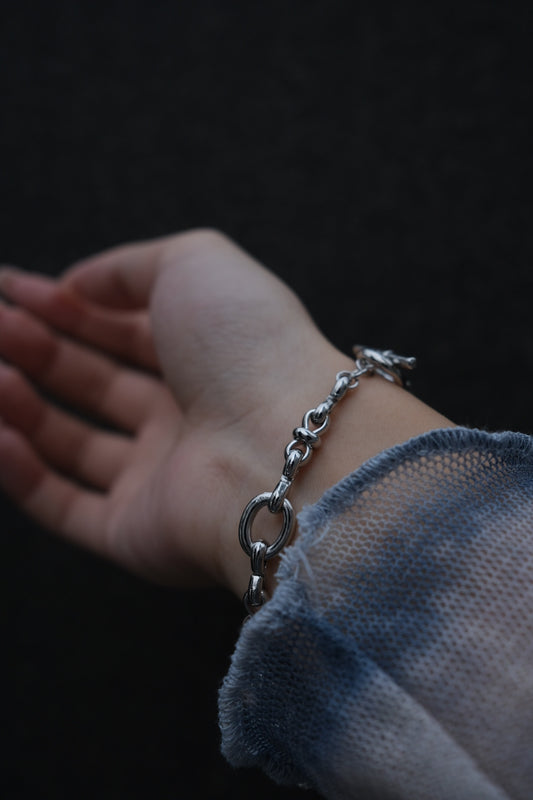 T-locked Chain Bracelet