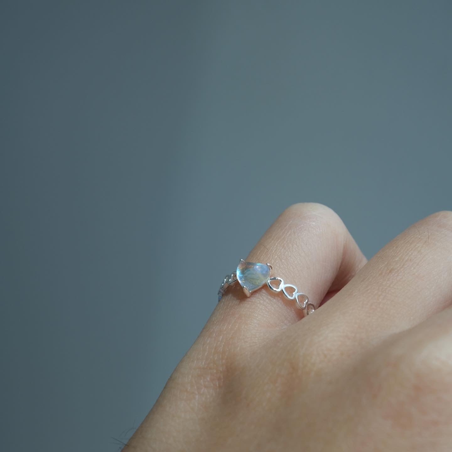 S925 Mini Heart Moonstone Ring