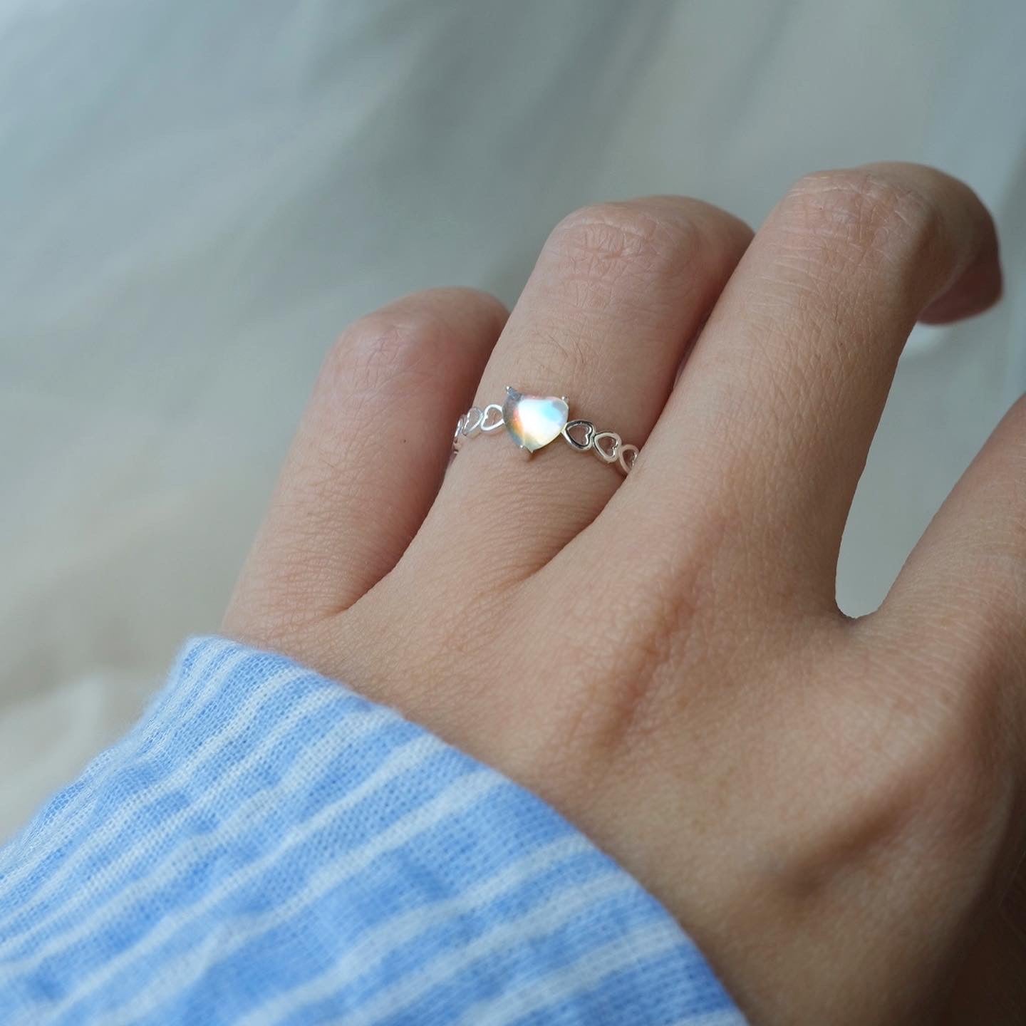 S925 Mini Heart Moonstone Ring