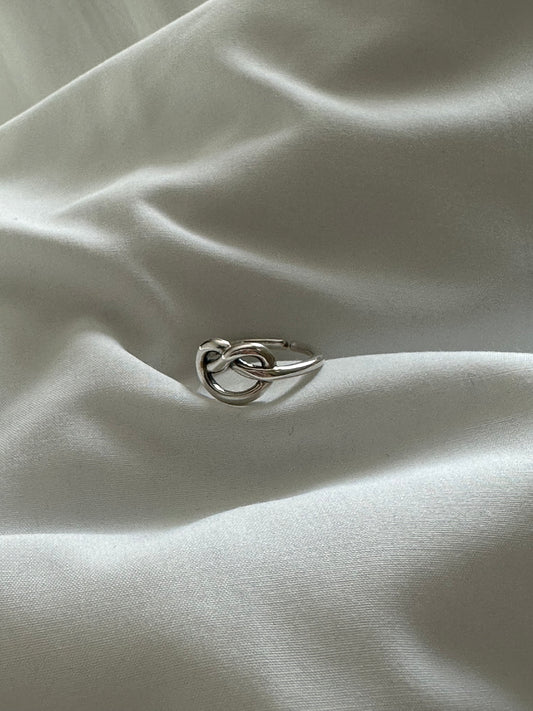 S925 Knot Heart Ring