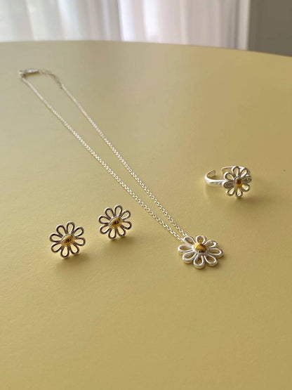 S925 Daisy Earrings