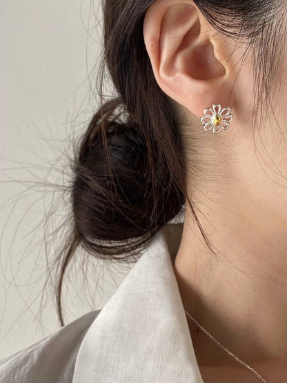 S925 Daisy Earrings